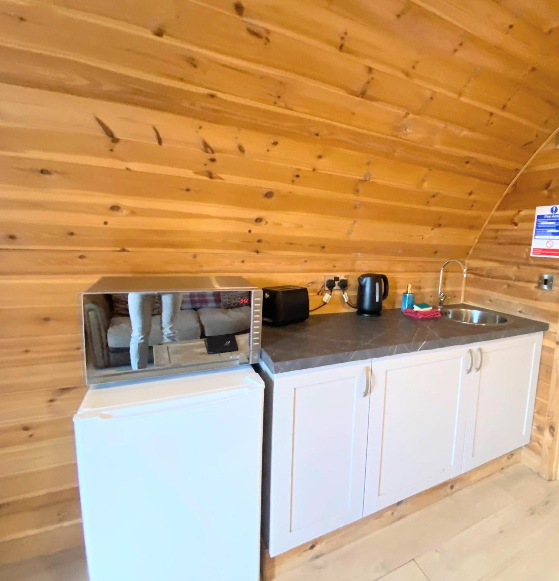 Villa Pond View Pod 1 With Outdoor Hot Tub - Fife - Loch Leven - Lomond Hills Kelty Exterior foto