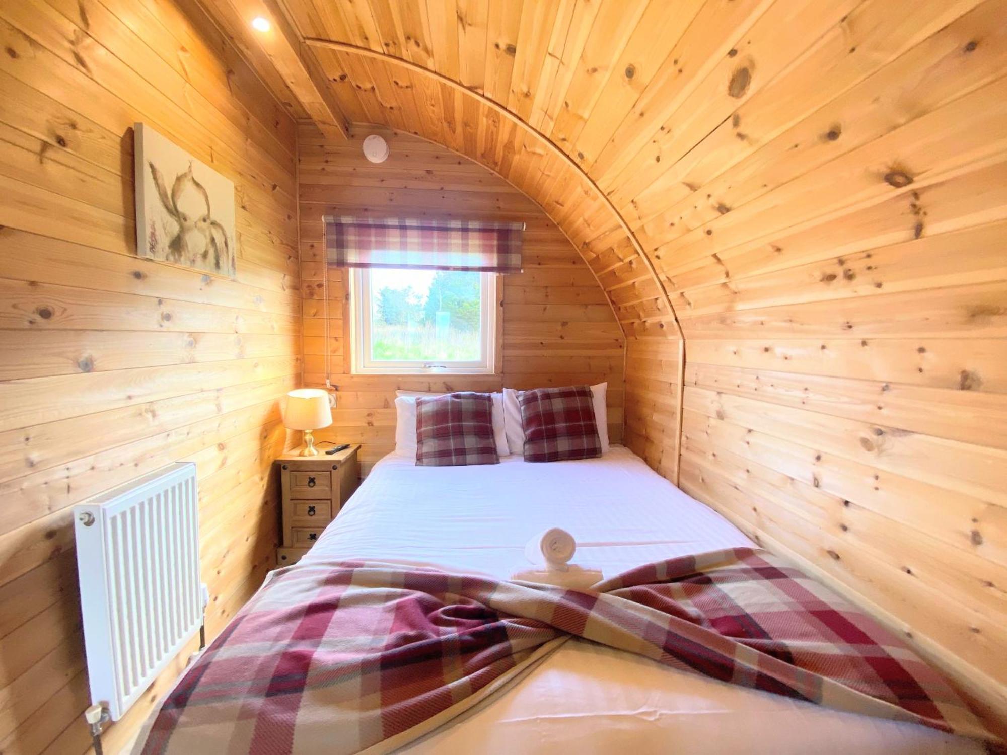 Villa Pond View Pod 1 With Outdoor Hot Tub - Fife - Loch Leven - Lomond Hills Kelty Exterior foto